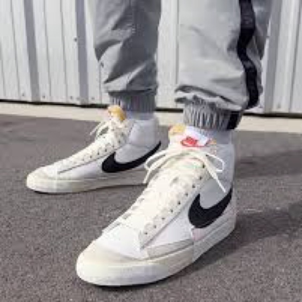 Nike Blazer Mid’ 77, with box, perfect condition